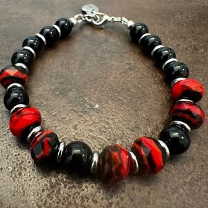 Elegant Black and Red Murano Beaded Bracelet